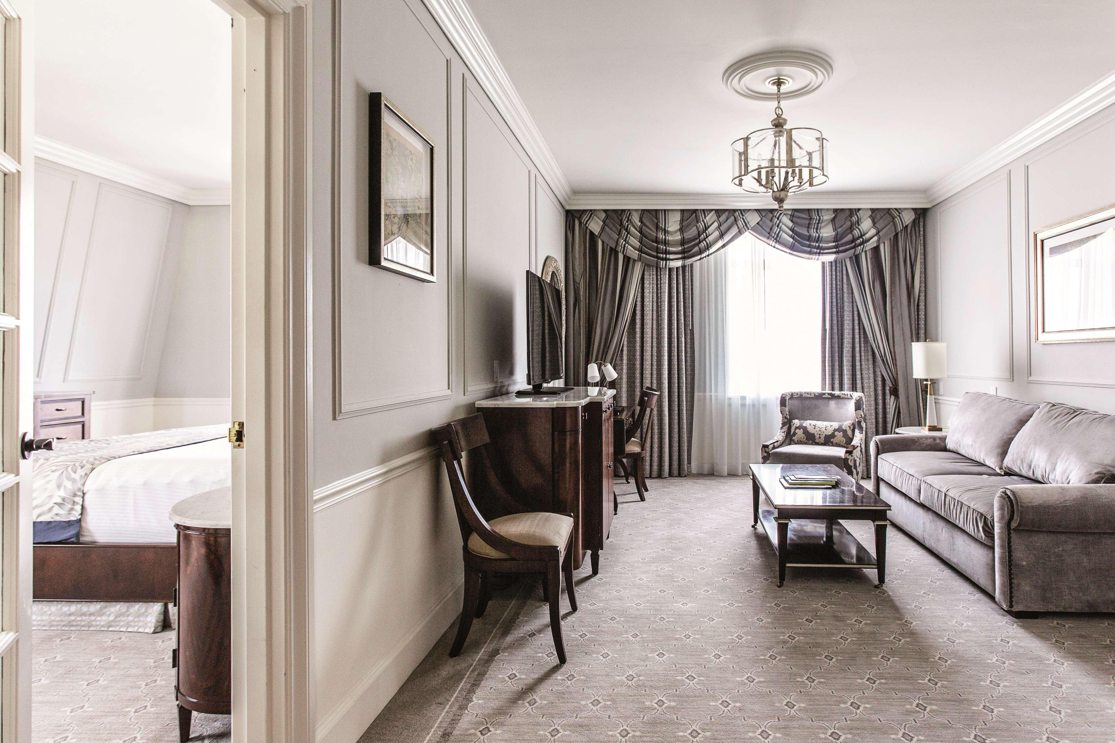 The Charleston Place 외부 사진